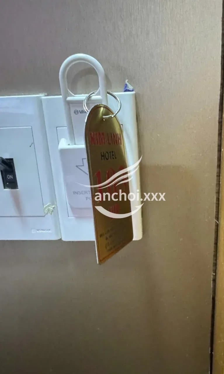 E vui tươi nhí nhảnh thái độ rất niềm nở, bím bao ngon — ảnh 2
