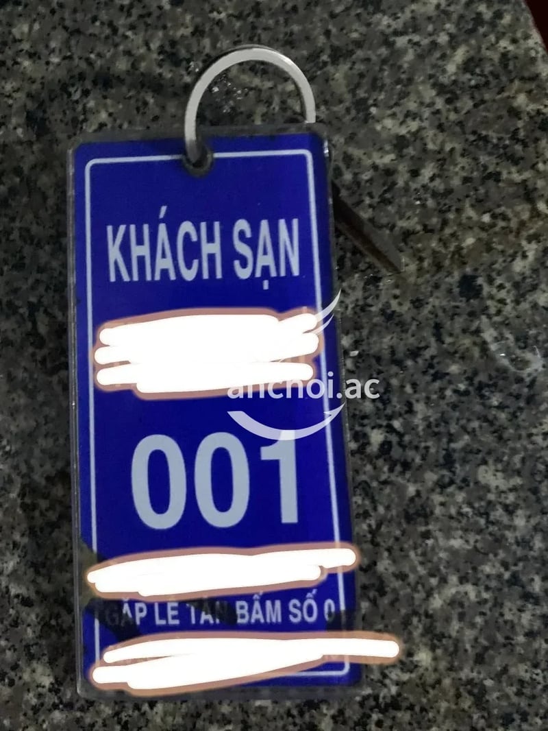 Em hiền mặt rất xinh. Phục vụ nhiệt tình, vui vẽ chiều mọi tư thế luôn. Anh em n