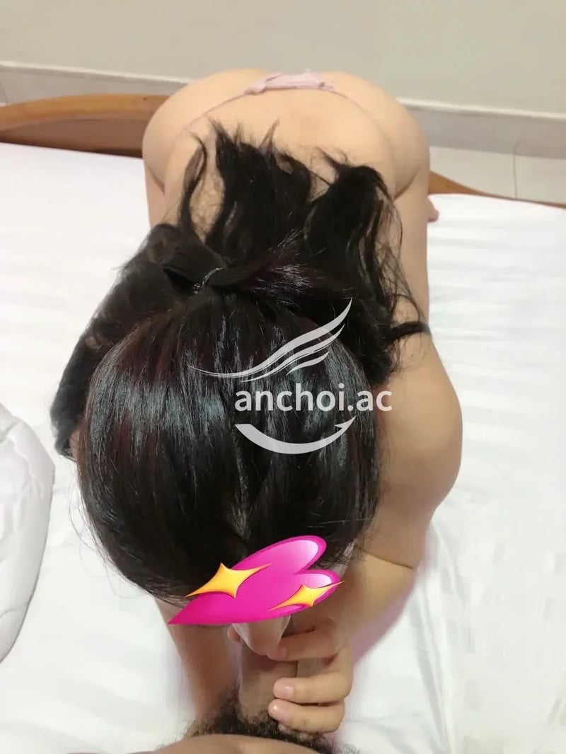 Hàng ngon mặt mũi cũng xinh xắn, bướm nhiều nước chơi sướng — ảnh 2