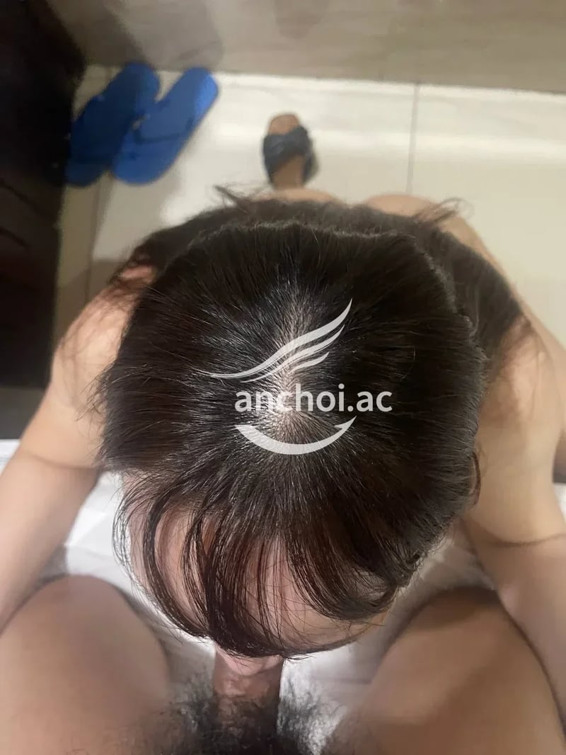 Không ngờ hàng họ e đẹp vậy, làm tình rất phê