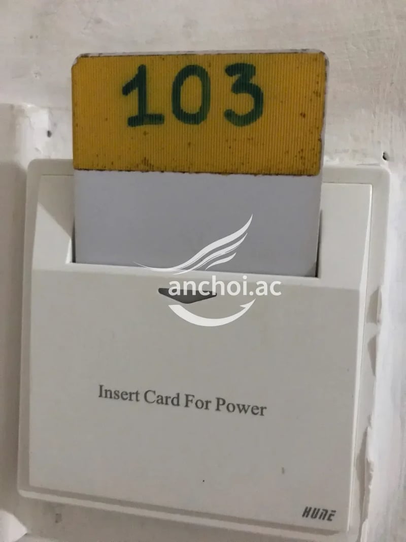 ôm ấp như bồ nhí, ôm hôn nhẹ nhàng, tình cảm và thấy thoải mái. — ảnh 4