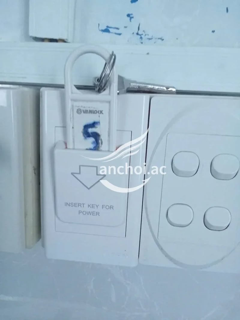 E làm rất chu đáo, trò chuyện rất vui vẻ gần gũi — ảnh 4