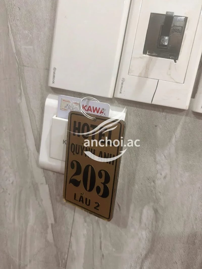 Gặp bé nó mê thật sự, ngoại hình hot gơn, hàng họ đẹp hết chê. Thái độ rất hợp t
