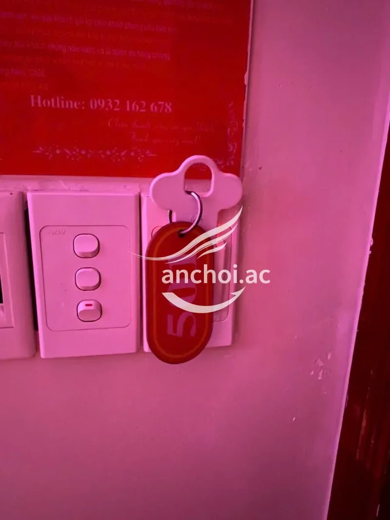 Em này khá ổn, mặt xinh, lễ phép, sạch sẽ nữa nhé, xứng đáng từng đồng đấy. — ảnh 2