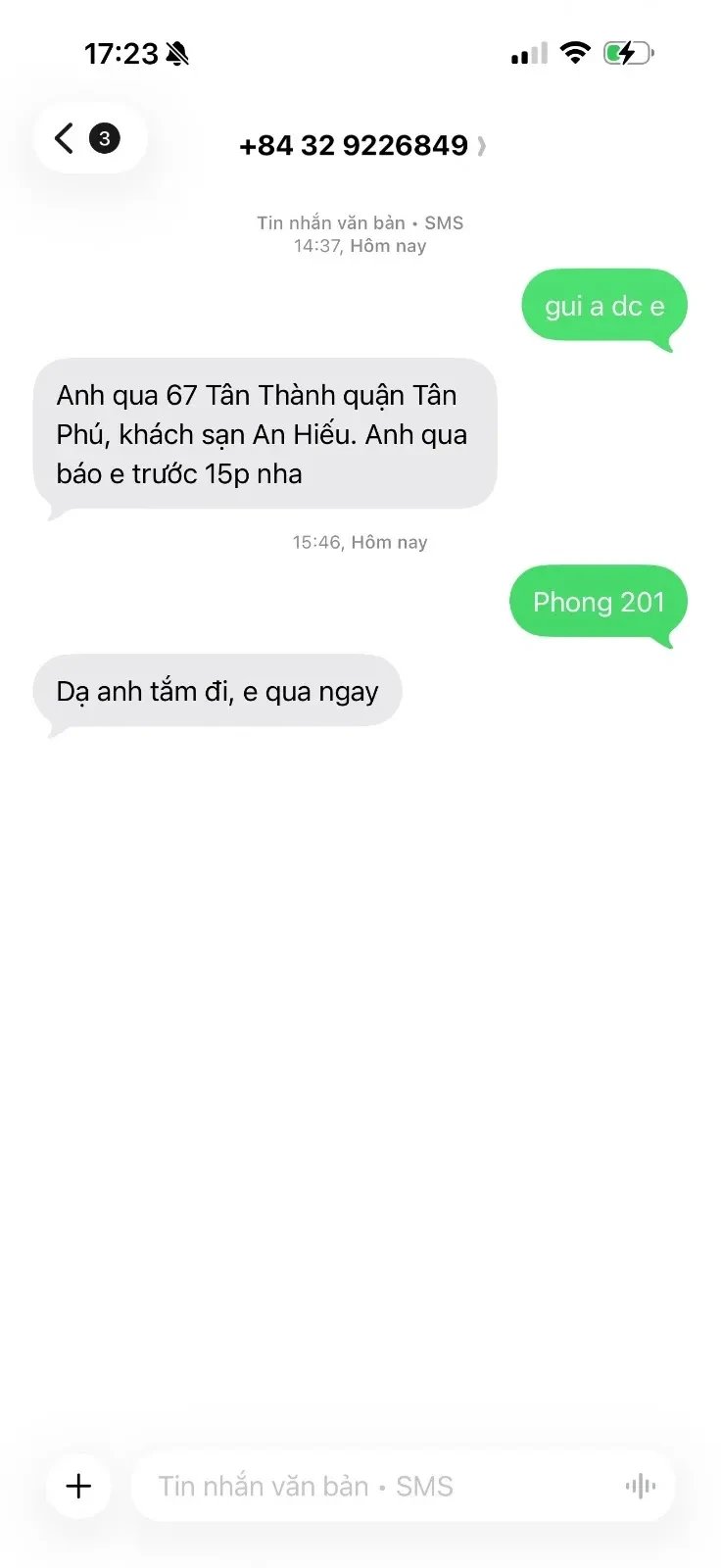 Đánh giá ngoan, xinh xắn, dễ gần.
Làm tình khá chiều khách, thích nhất nhìn em n