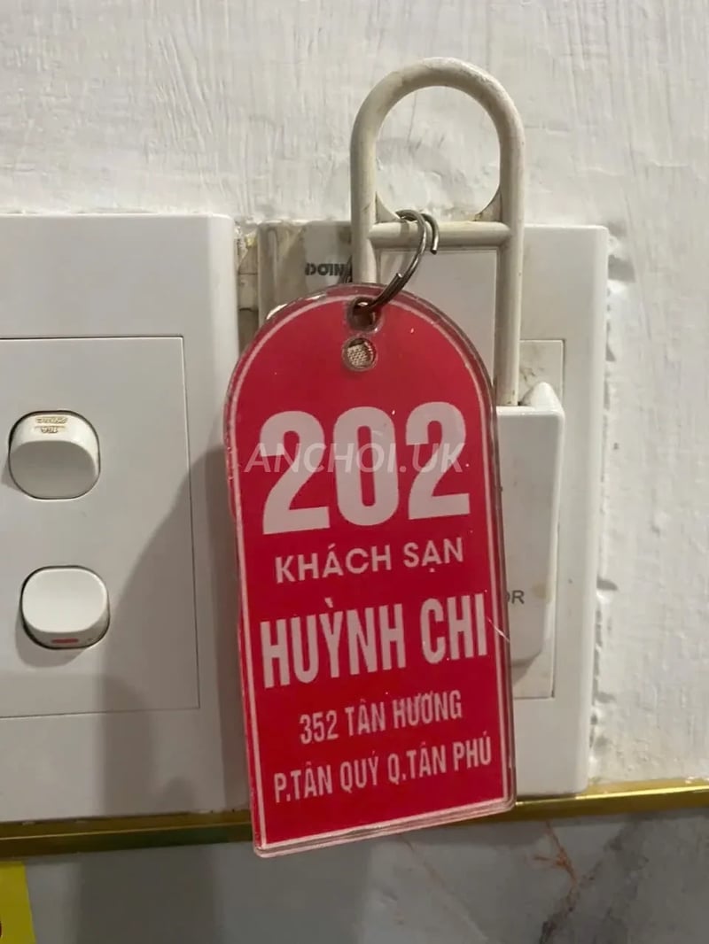 Trắng trẻo nhiệt tình vú to rất đáng check 