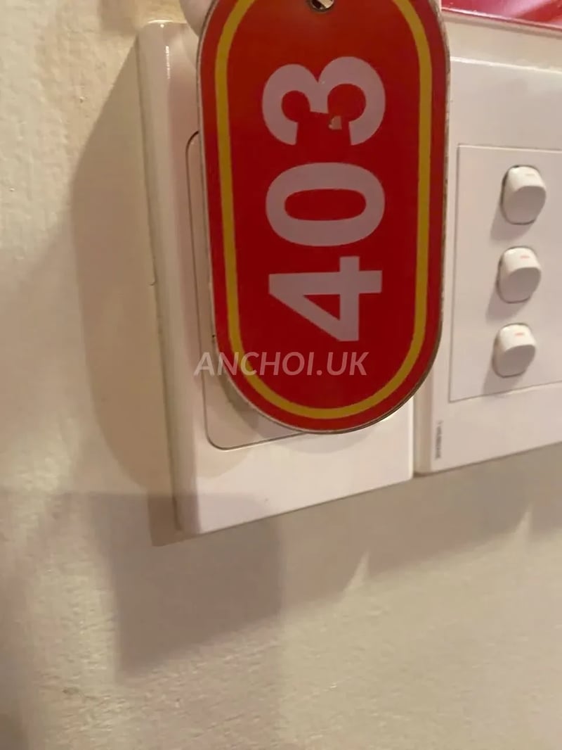 Xinh ngoan ngon dâm bím non tơ khít khịt — ảnh 2