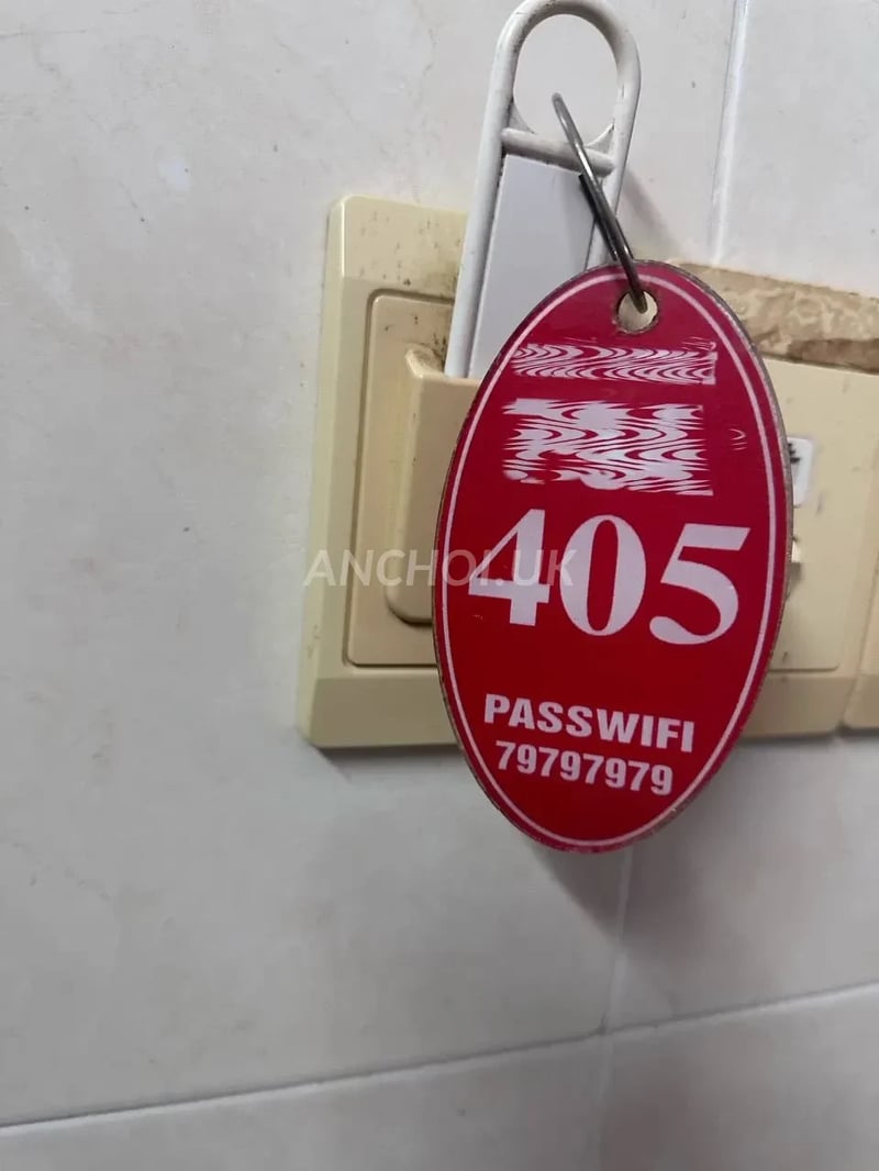 Thái độ em này tốt, ngon, ăn nói dễ nghe vui vẻ, mặt mũi nhìn xinh hiền lành, da — ảnh 3