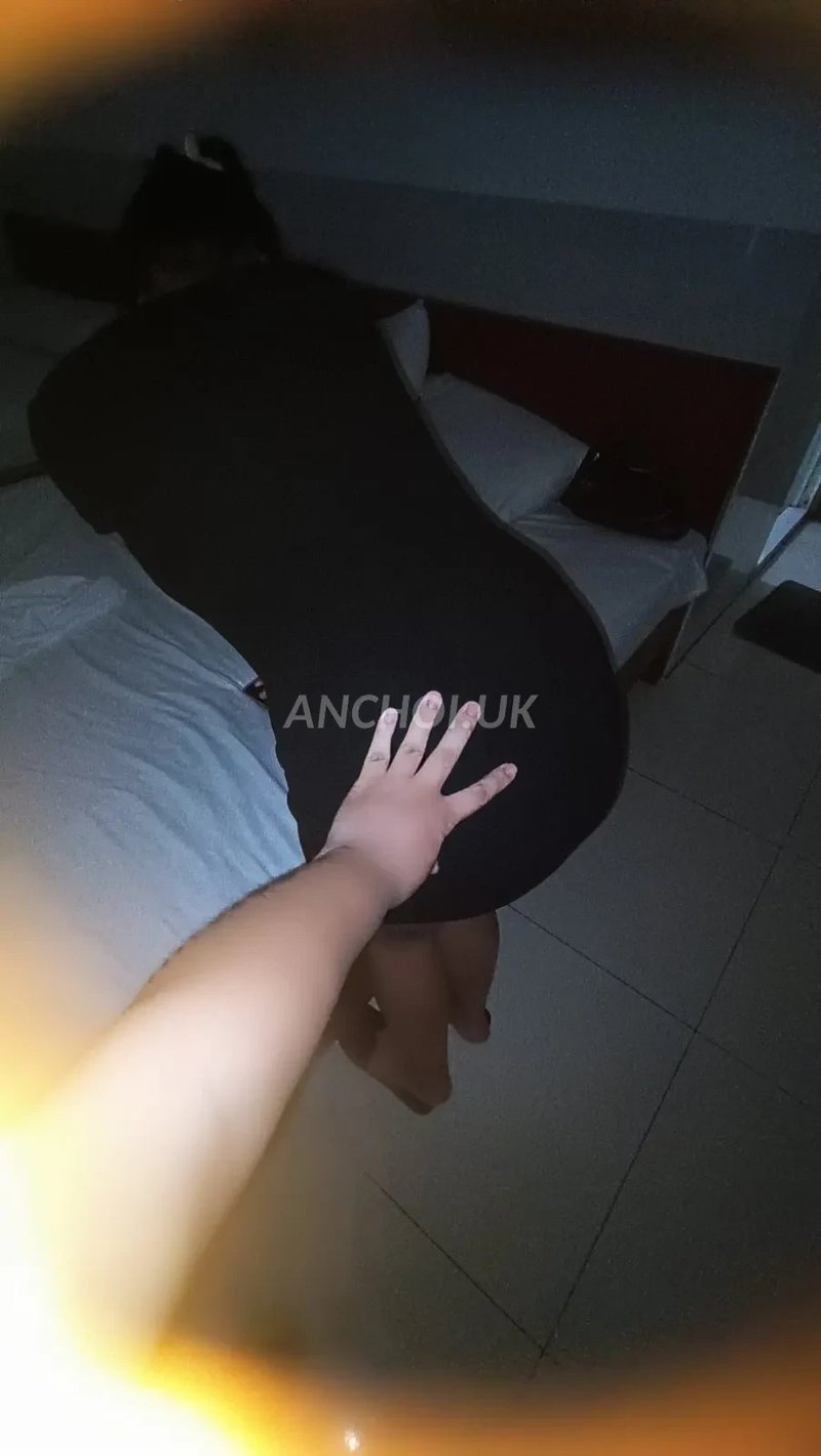 Mãn nhãn với phom dáng nuột nà săn chắc kết hợp cùng kỹ năng điêu luyện của em. 